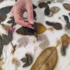 taller-de-ecoprint-sobre-algodon-presencial-en-vigo